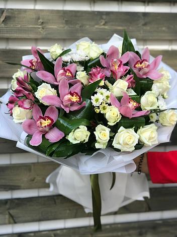 Букет цветов из: Розы и Хризантемы в Павлово Нижегородской области