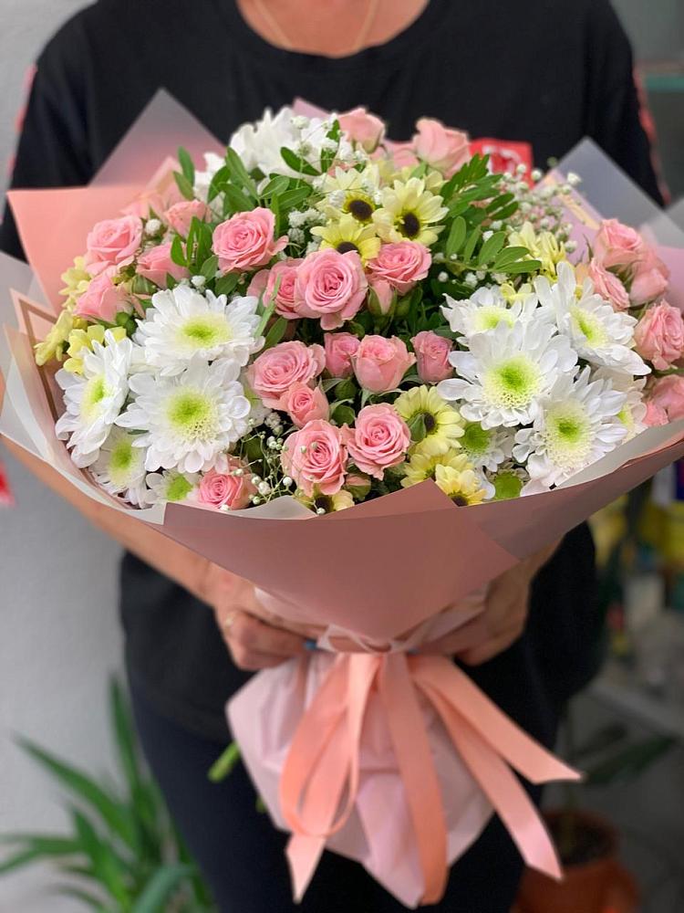 Букет цветов из: Розы и Хризантемы в Павлово Нижегородской области