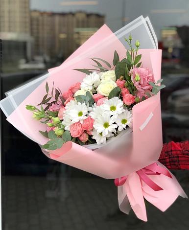 Букет цветов из: Розы, Лизиантусы и Хризантемы в Павлово Нижегородской области